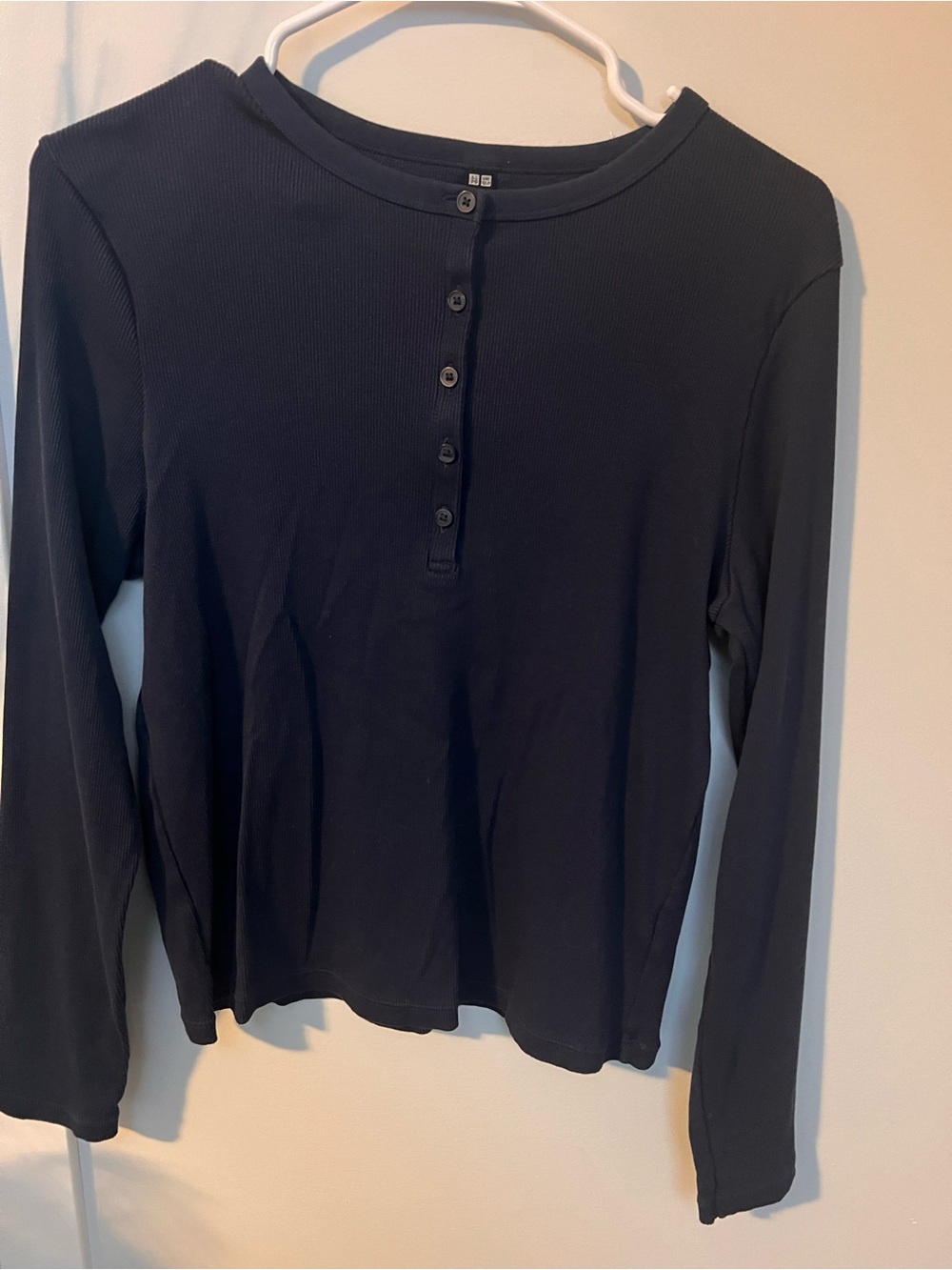 Uniqlo Navy Blue Long-Sleeve ribbed Henley Top